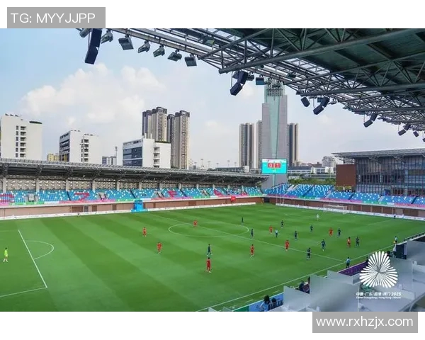 深圳足球队的速度之美:探索快速进攻与团队配合的完美结合 深圳足球队的速度之美:探索快速进攻与团队配合的完美结合