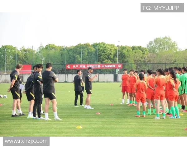 足球明星纷纷支持中国足球发展助力青少年培养与赛事提升